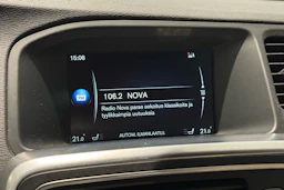 valkoinen Volvo V60 2014 kuva 22.