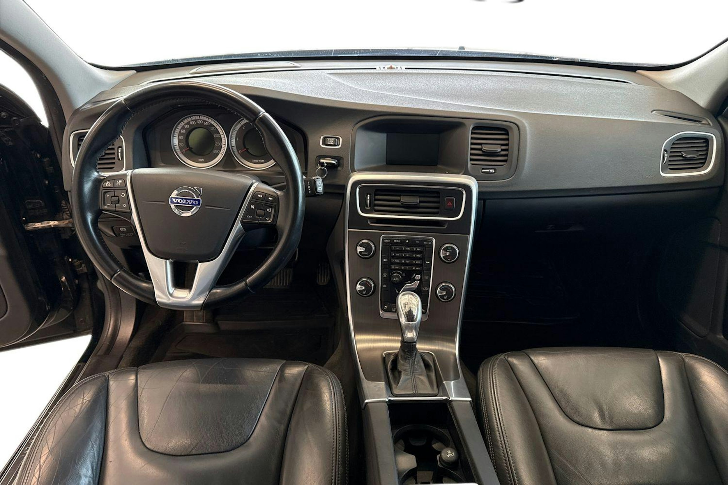 musta Volvo V60 2013 kuva 9.