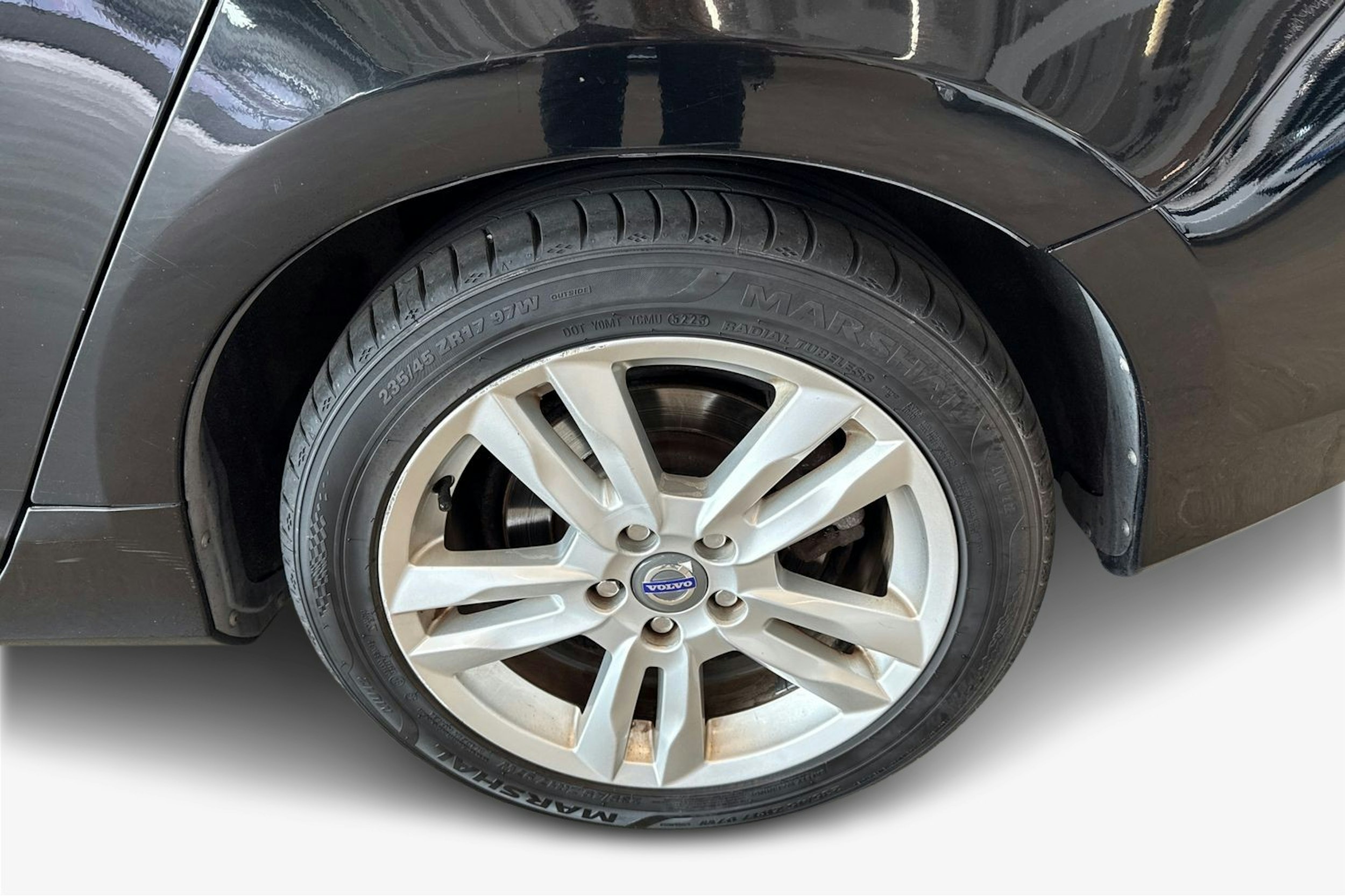 musta Volvo V60 2013 kuva 11.