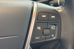 musta Volvo V60 2013 kuva 16.