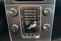 musta Volvo V60 2013 kuva 18.