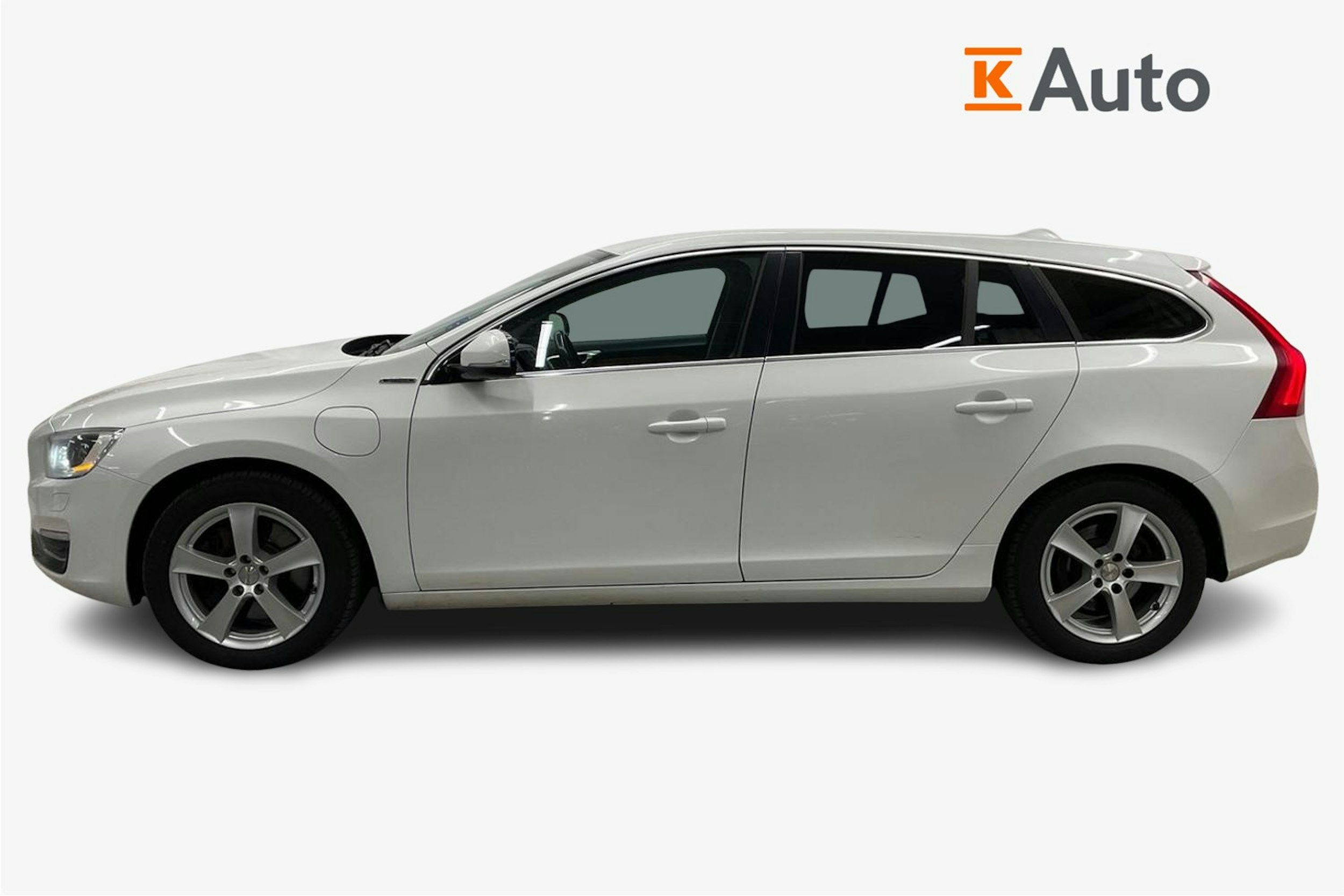 Valkoinen Volvo V60 2013 kuva 5.