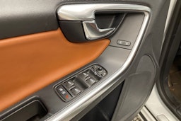 Valkoinen Volvo V60 2013 kuva 14.