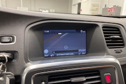 Valkoinen Volvo V60 2013 kuva 20.