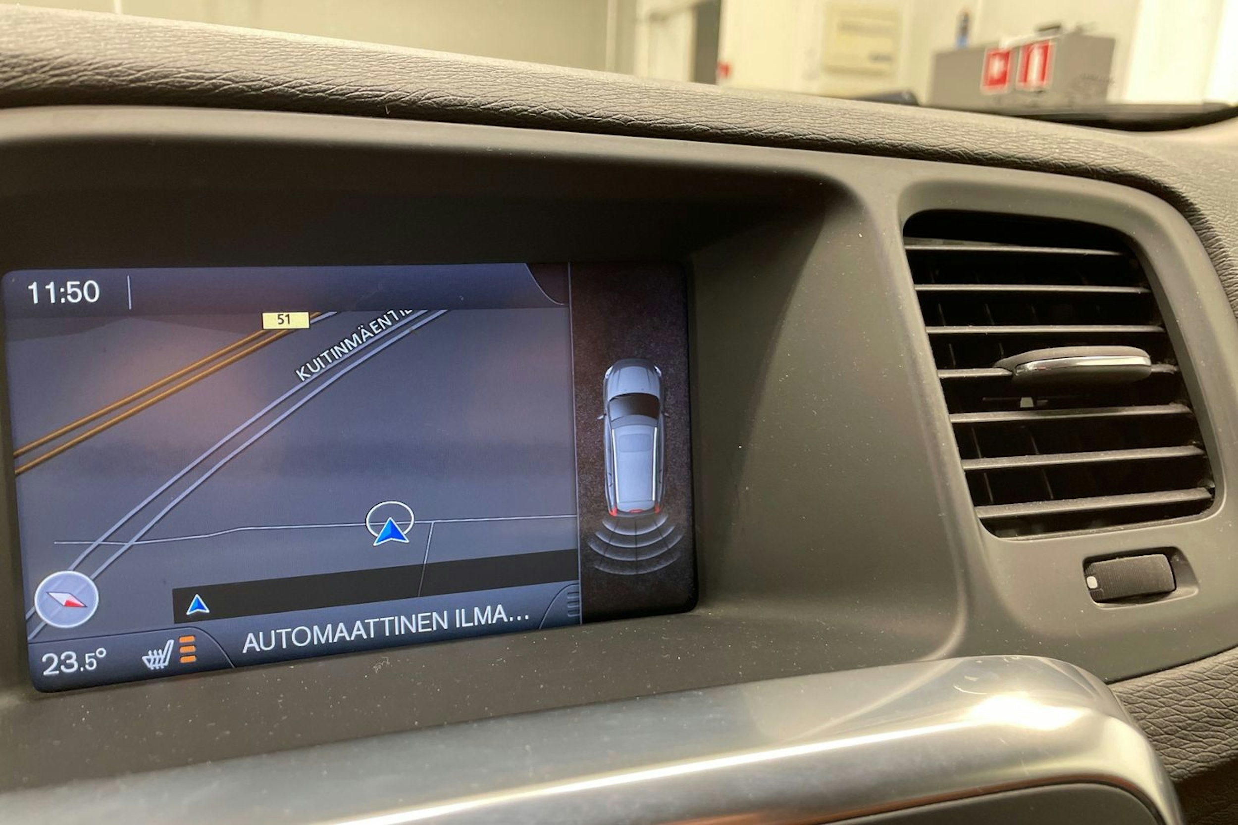 Valkoinen Volvo V60 2013 kuva 22.