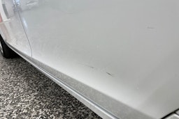 Valkoinen Volvo V60 2013 kuva 29.