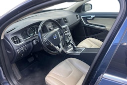 sininen Volvo V60 2013 kuva 3.