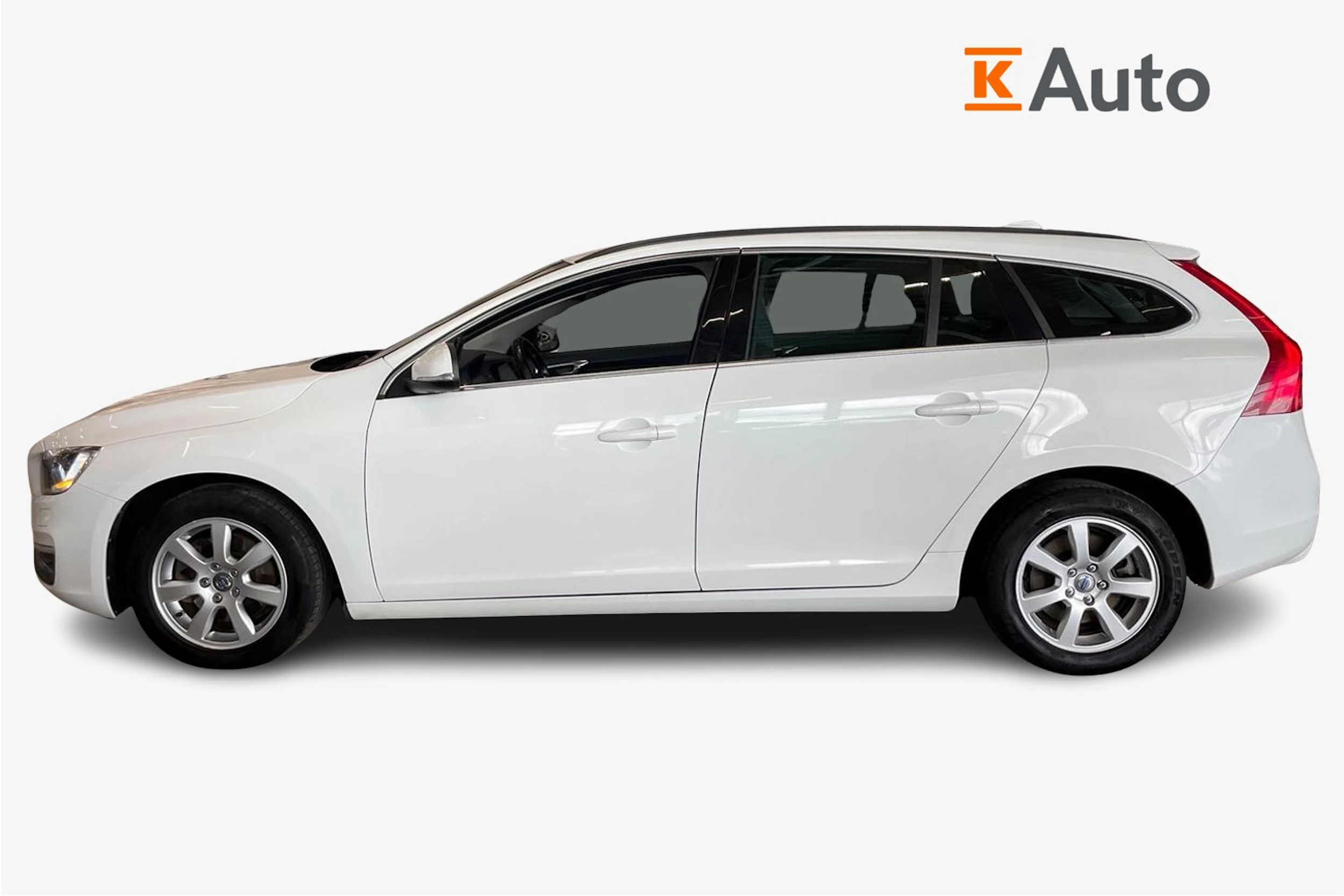 valkoinen Volvo V60 2013 kuva 5.