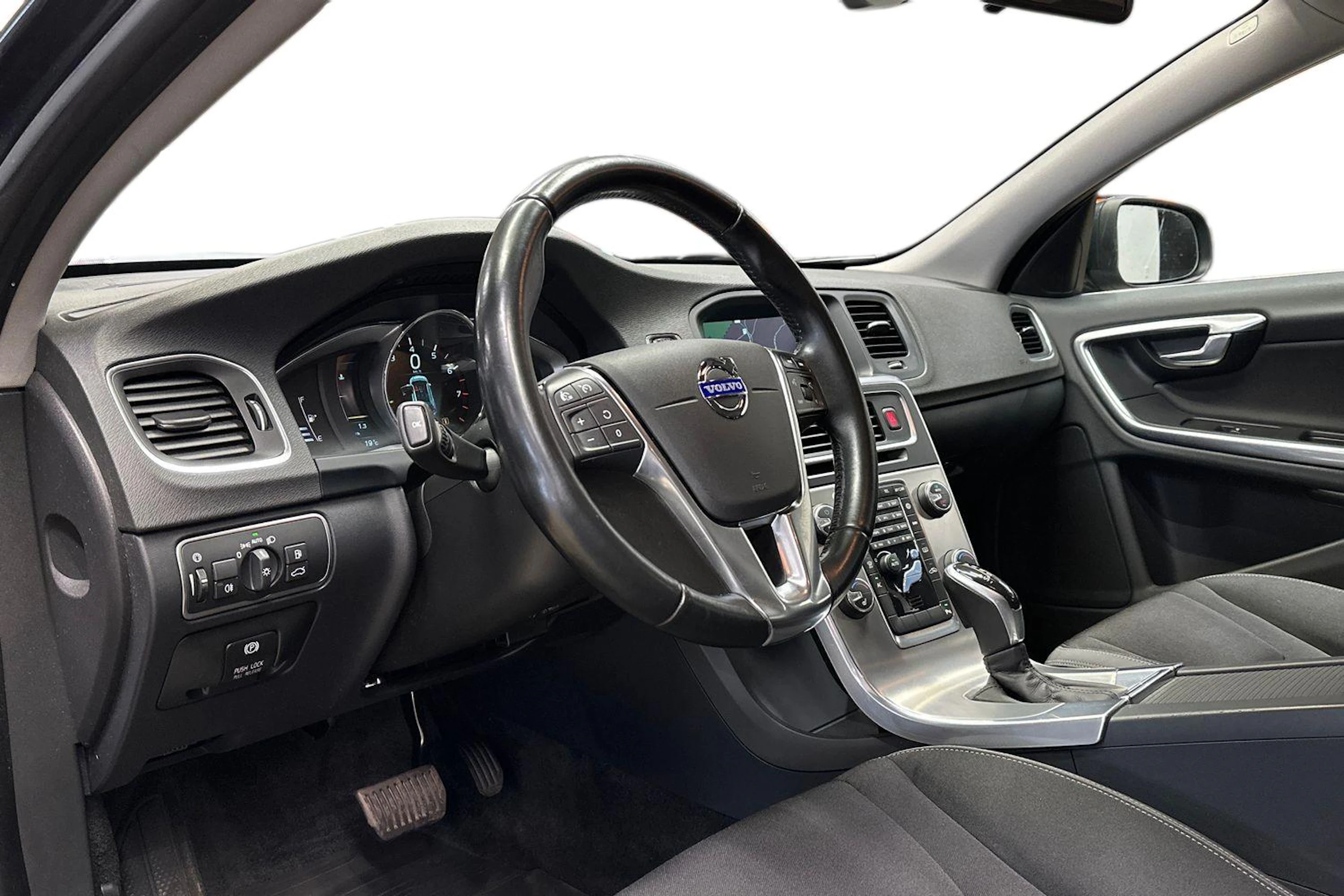 harmaa Volvo V60 2014 kuva 8.