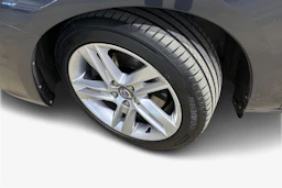 harmaa Volvo V60 2014 kuva 12.
