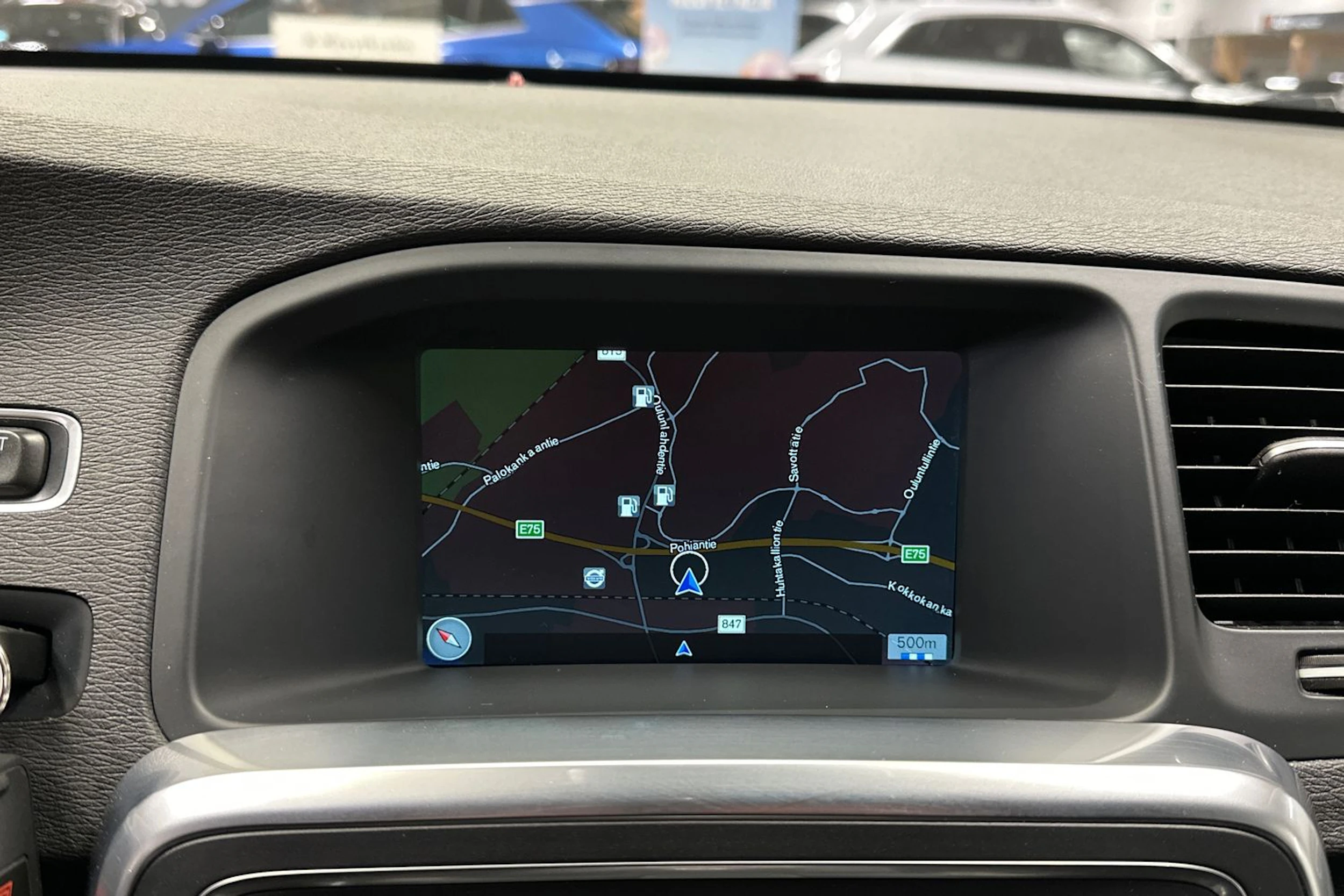harmaa Volvo V60 2014 kuva 18.