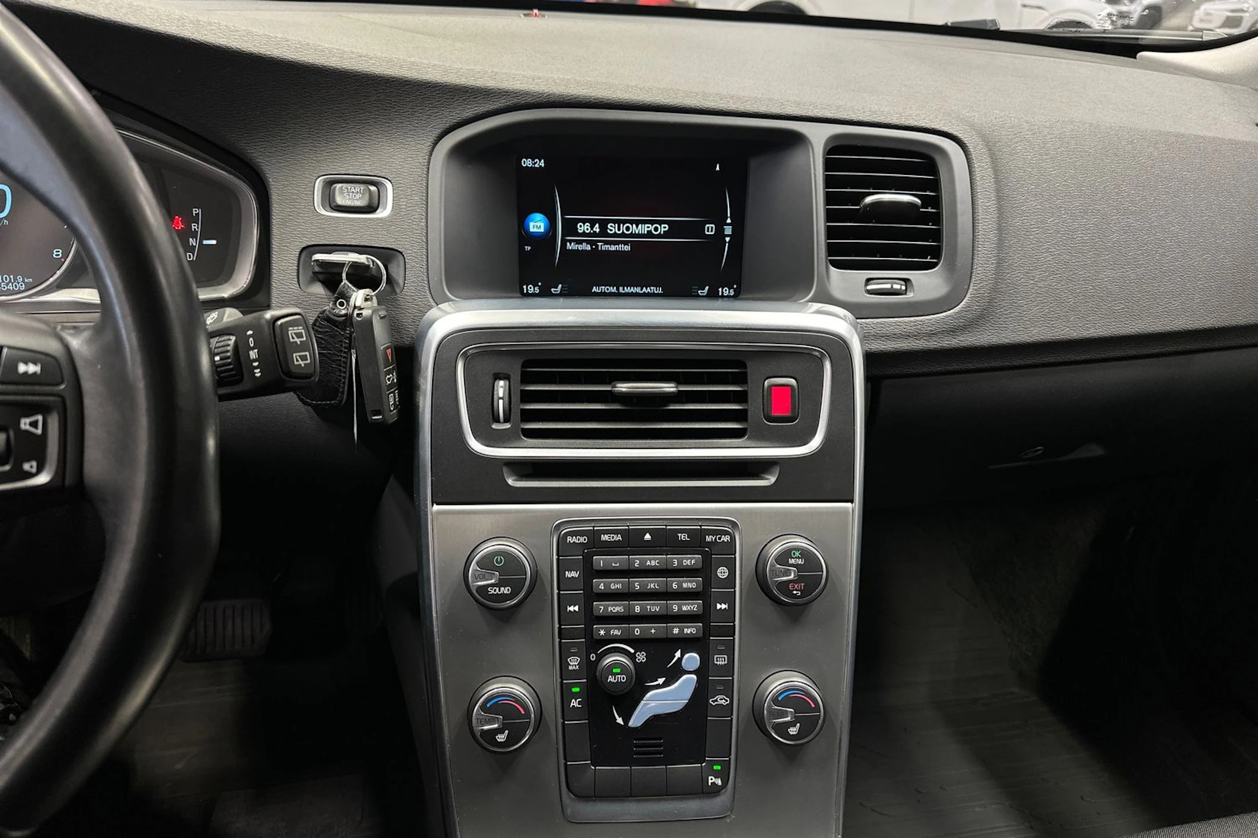 harmaa Volvo V60 2014 kuva 20.