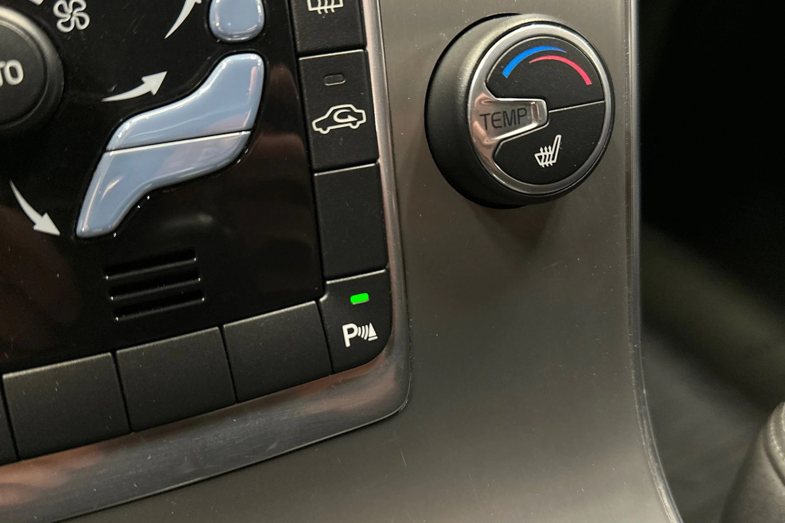 harmaa Volvo V60 2014 kuva 21.