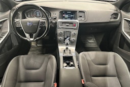 sininen Volvo V60 2014 kuva 9.