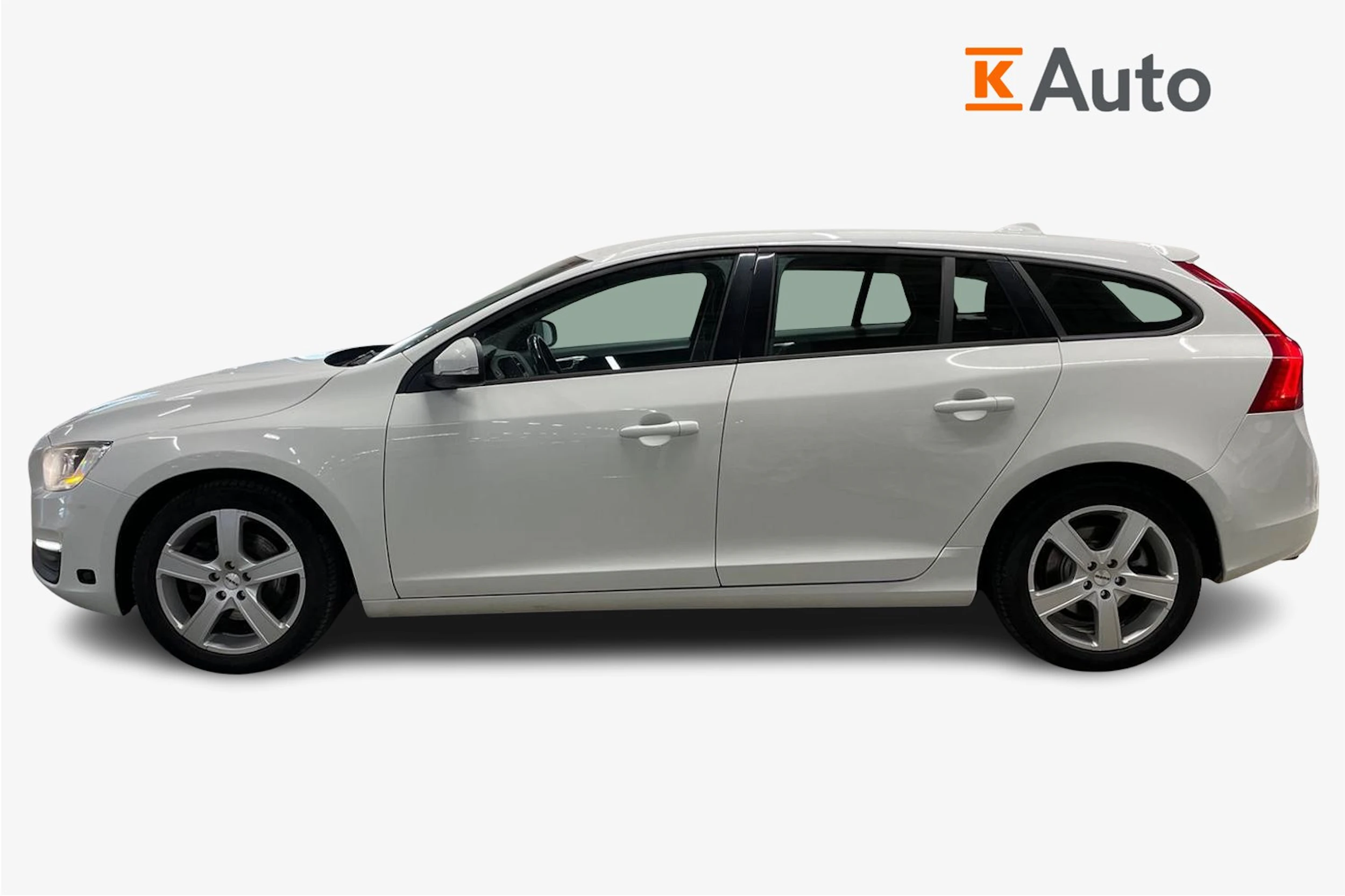 valkoinen Volvo V60 2014 kuva 5.