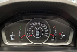 valkoinen Volvo V60 2014 kuva 13.