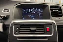 valkoinen Volvo V60 2014 kuva 15.