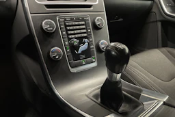 valkoinen Volvo V60 2014 kuva 16.