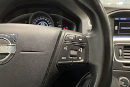 valkoinen Volvo V60 2014 kuva 19.