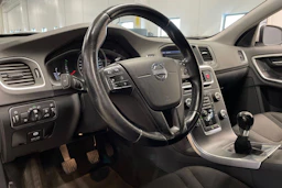 valkoinen Volvo V60 2014 kuva 20.