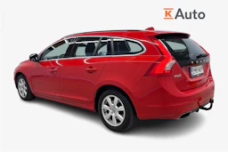 punainen Volvo V60 2014 kuva 2.