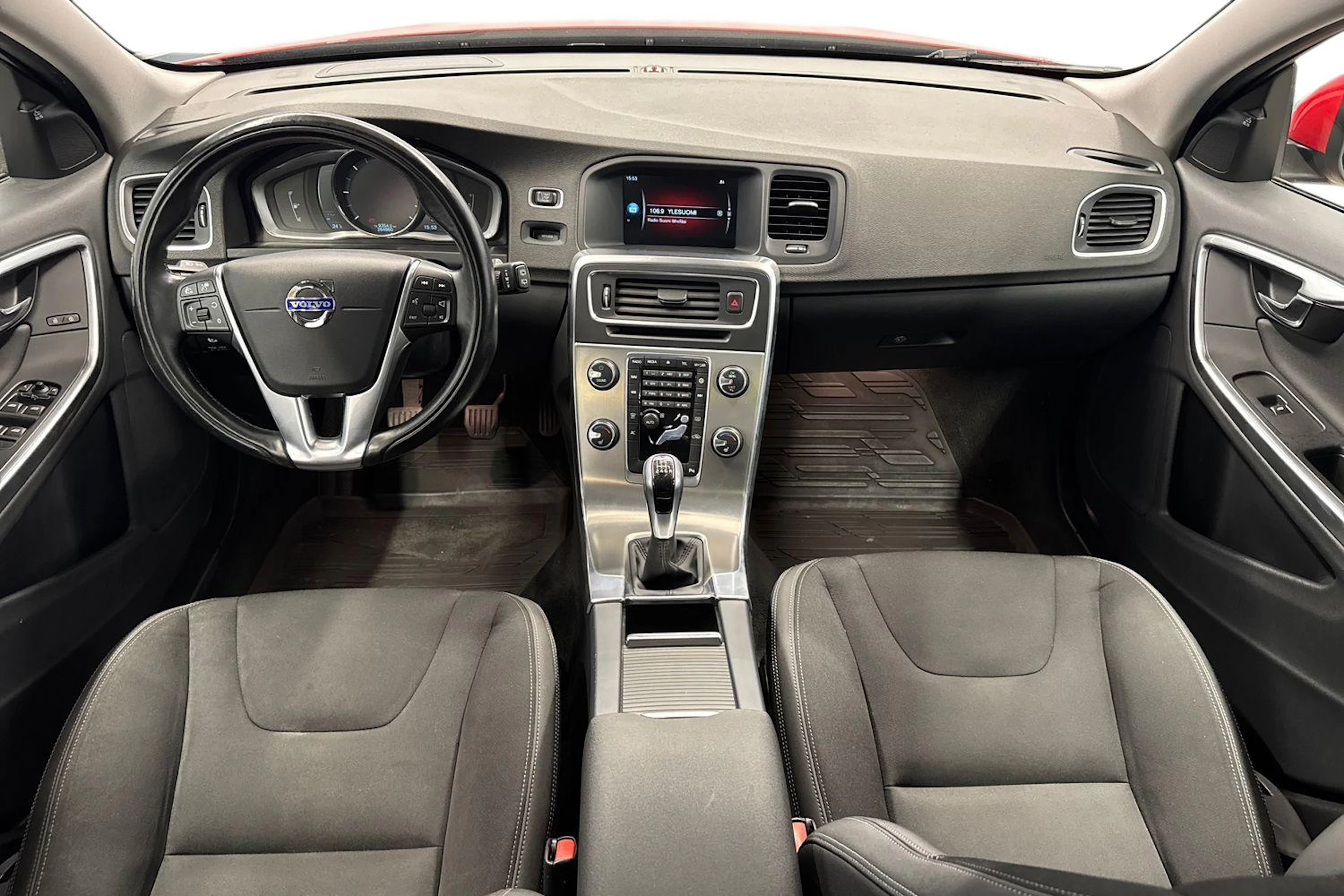 punainen Volvo V60 2014 kuva 7.