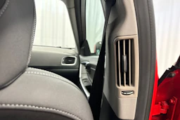punainen Volvo V60 2014 kuva 17.