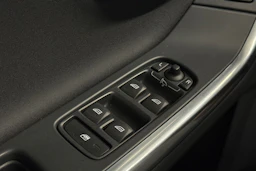 punainen Volvo V60 2014 kuva 20.