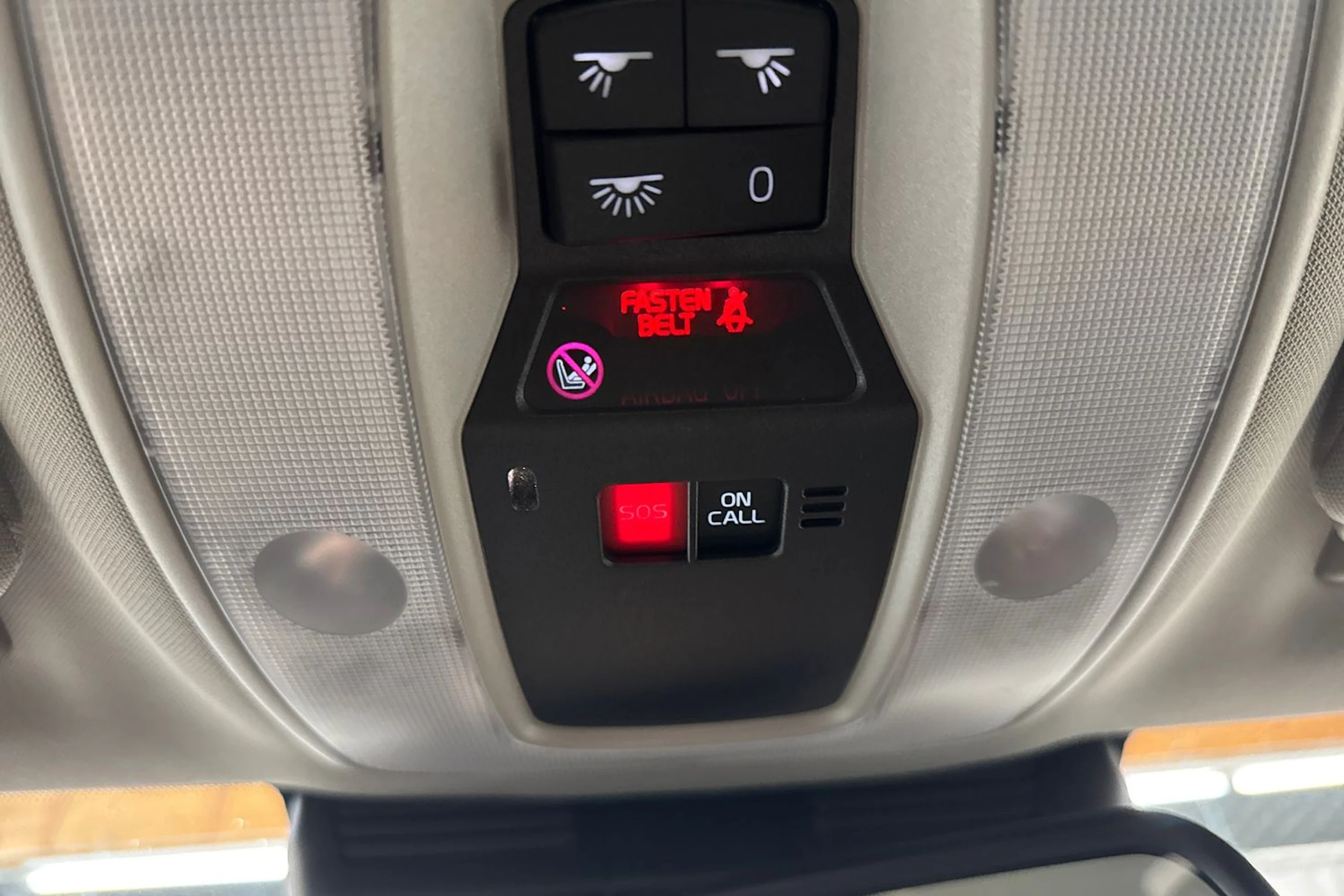 punainen Volvo V60 2014 kuva 30.