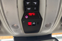 punainen Volvo V60 2014 kuva 30.