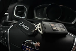punainen Volvo V60 2014 kuva 31.