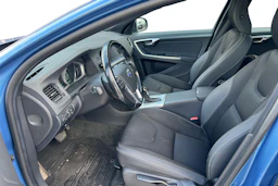 sininen Volvo V60 2014 kuva 3.