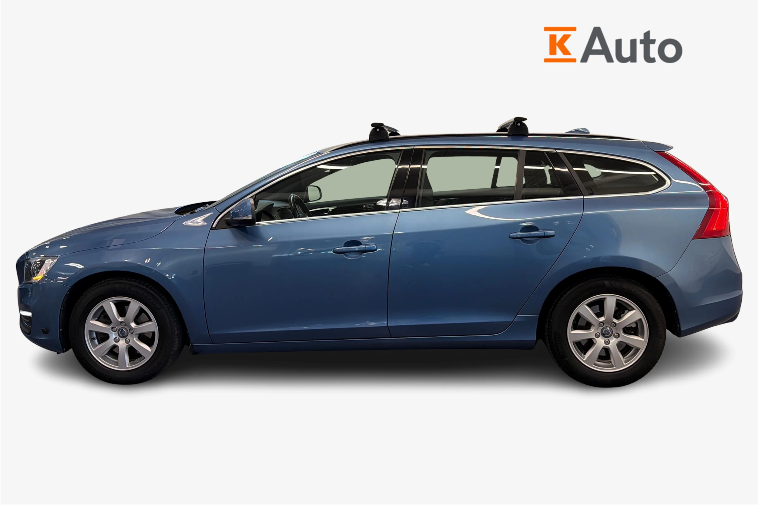 sininen Volvo V60 2014 kuva 5.