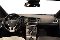 sininen Volvo V60 2014 kuva 7.