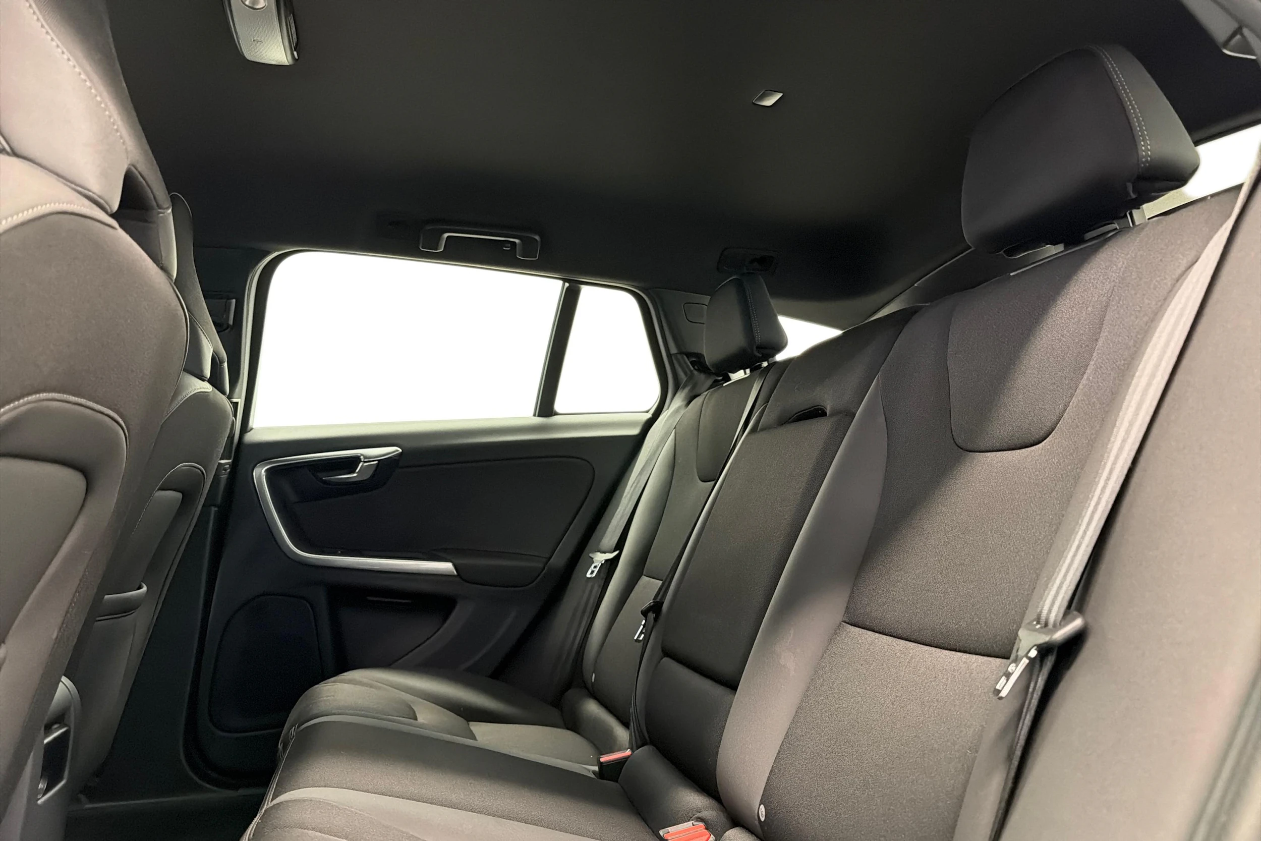 sininen Volvo V60 2014 kuva 8.