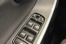 sininen Volvo V60 2014 kuva 18.