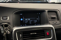sininen Volvo V60 2014 kuva 21.