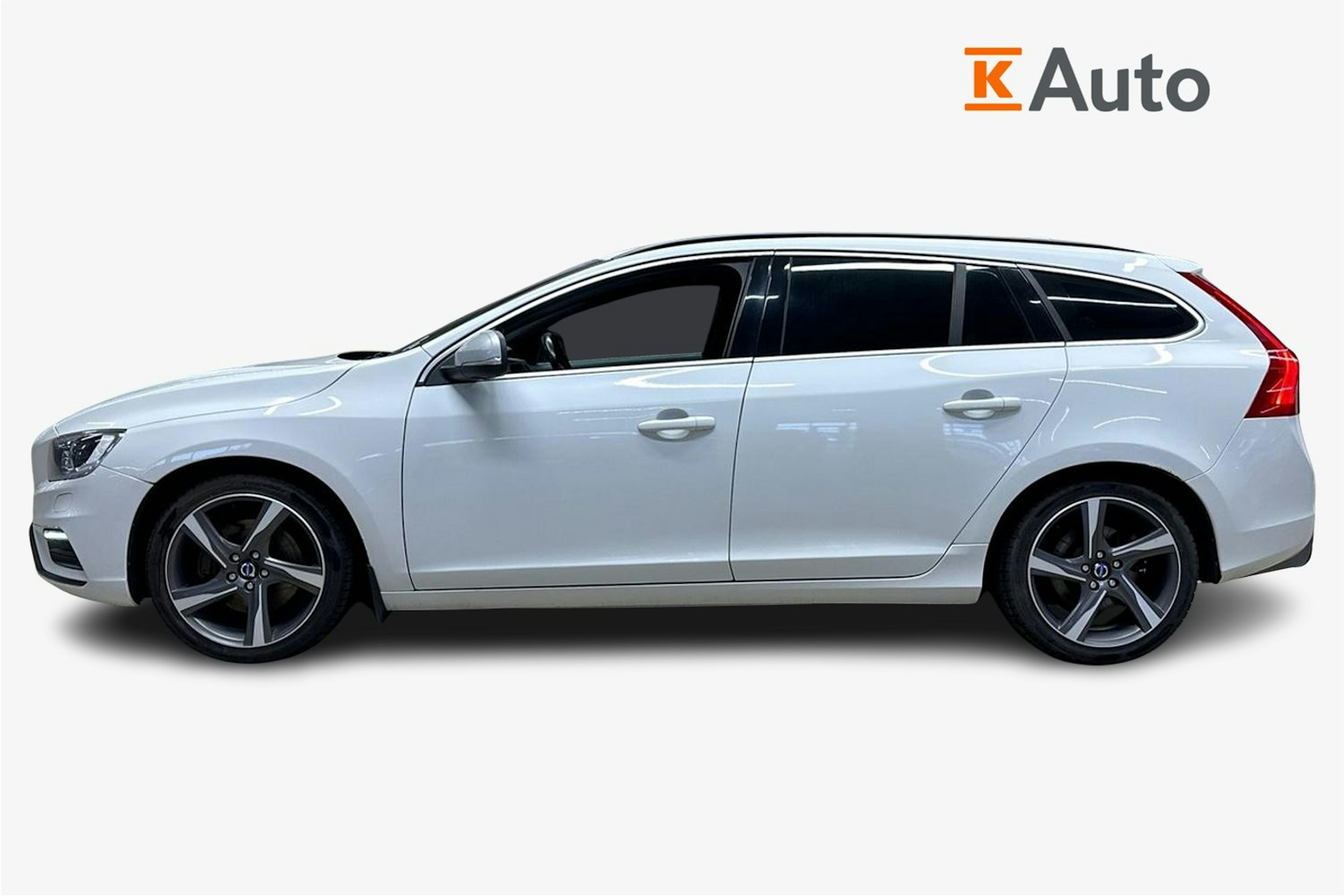 valkoinen Volvo V60 2014 kuva 5.