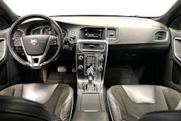 valkoinen Volvo V60 2014 kuva 7.
