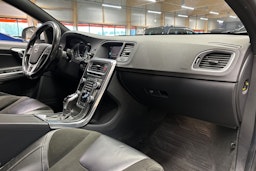 valkoinen Volvo V60 2014 kuva 11.