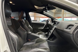 valkoinen Volvo V60 2014 kuva 12.