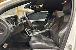 valkoinen Volvo V60 2014 kuva 15.