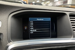 valkoinen Volvo V60 2014 kuva 17.
