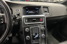 valkoinen Volvo V60 2014 kuva 20.