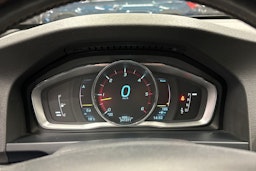 valkoinen Volvo V60 2014 kuva 22.