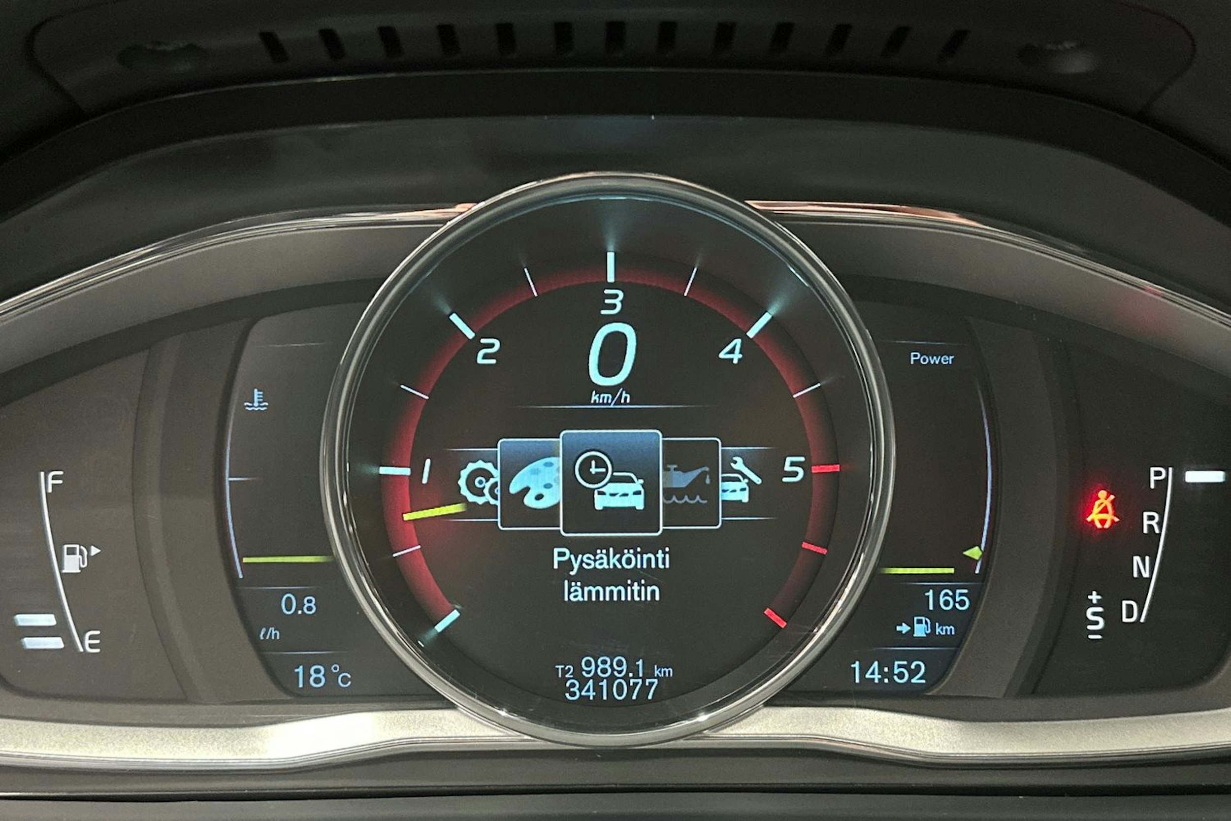 valkoinen Volvo V60 2014 kuva 23.