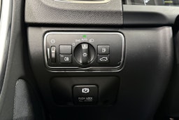 valkoinen Volvo V60 2014 kuva 26.