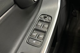 valkoinen Volvo V60 2014 kuva 27.