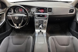 Musta Volvo V60 2015 kuva 9.