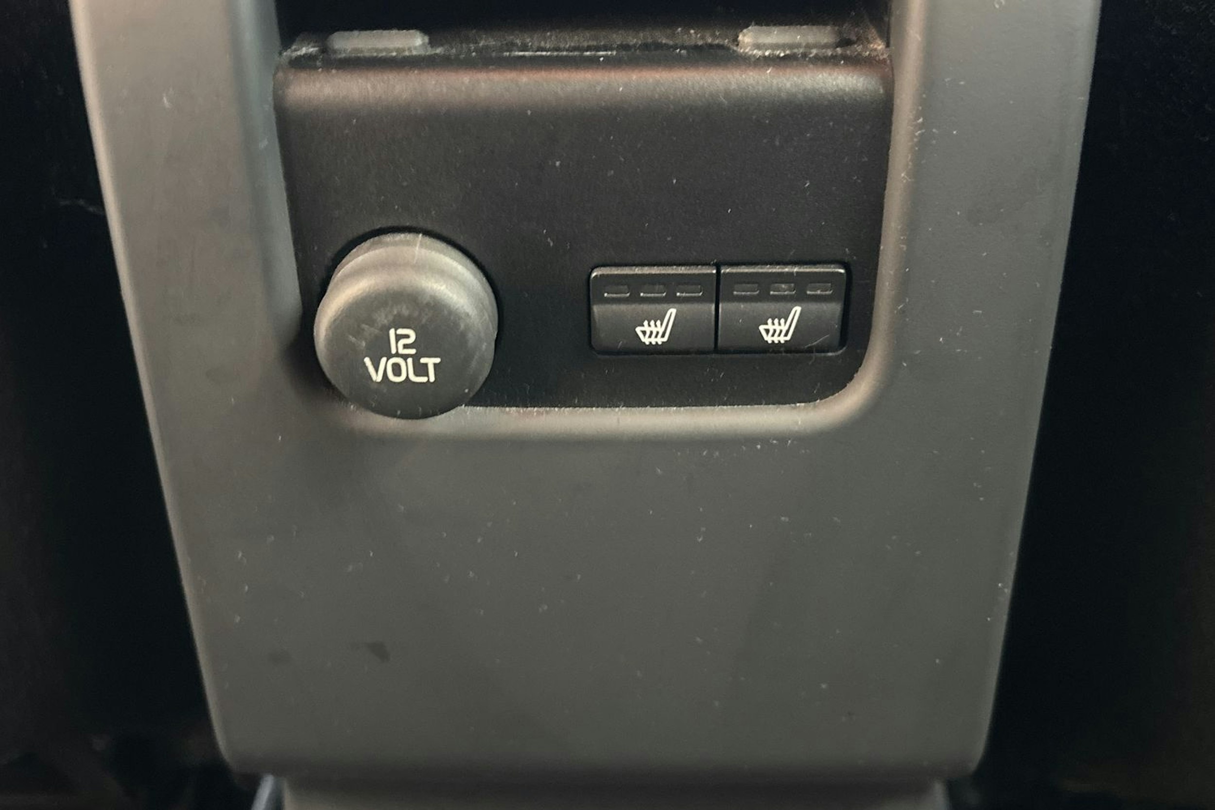 Musta Volvo V60 2015 kuva 16.